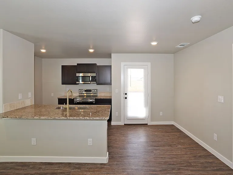 4902 Locker St — Photo 6