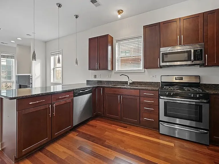 1316 N Wicker Park Ave #2 — Photo 3
