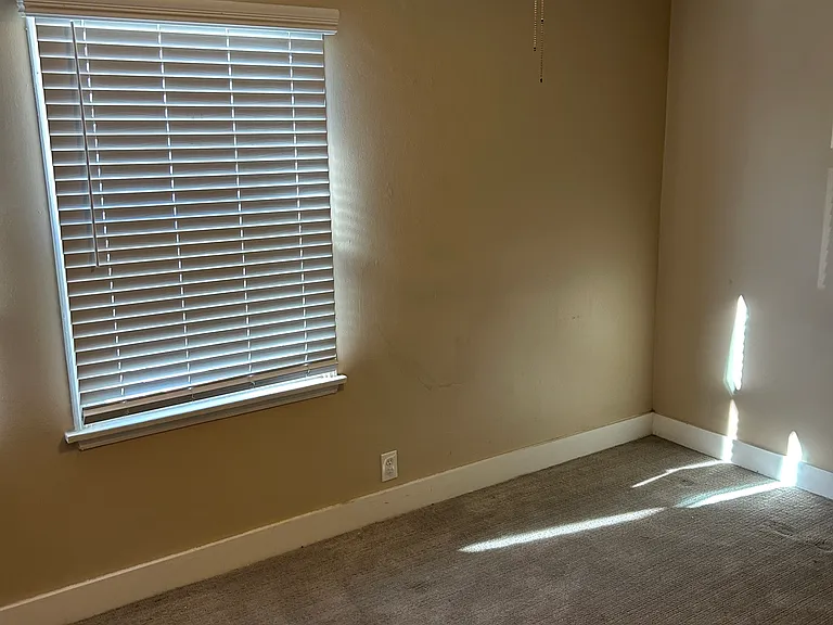 2236 Euclid Ave — Photo 5
