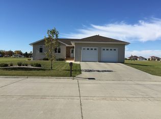 2407 Pinehurst Ct NW, East Grand Forks, MN 56721