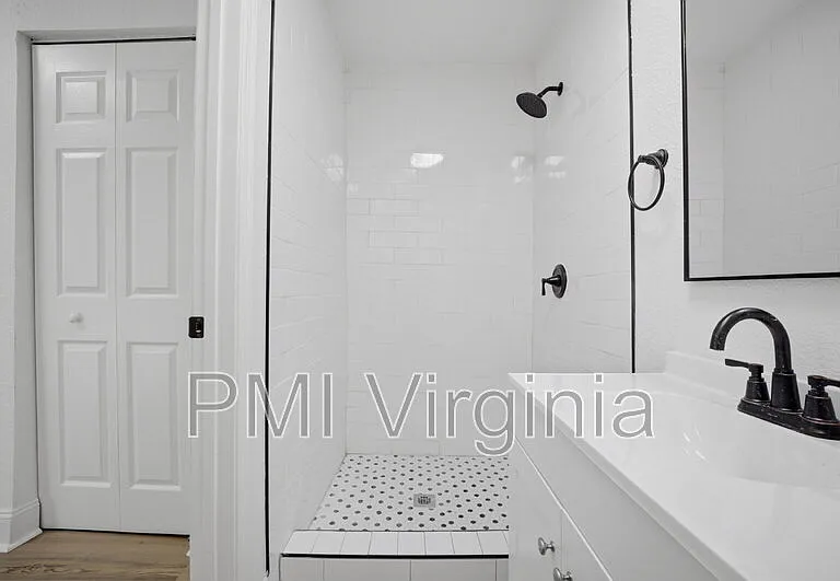 307 N 4th St — Photo 10