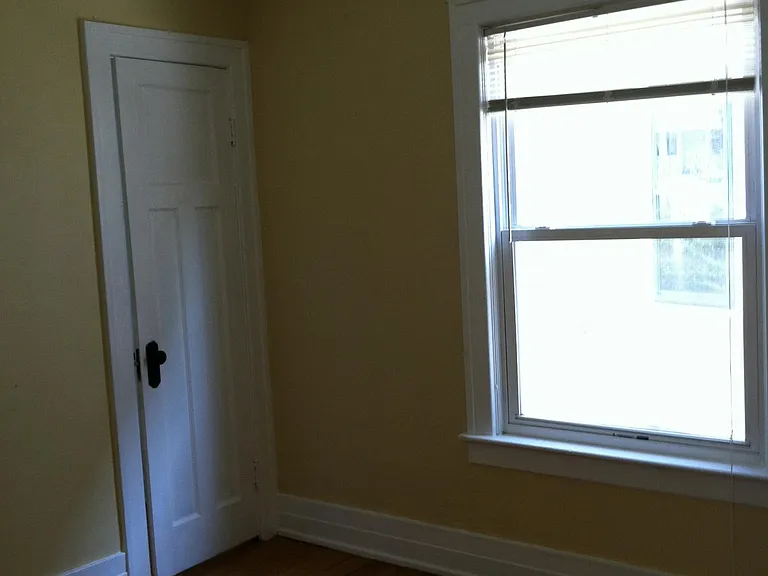 19 Russell St #LOWER — Photo 15