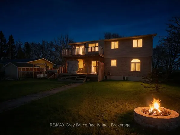 102 Mary Ave W, Georgian Bluffs, ON N4K 5N5