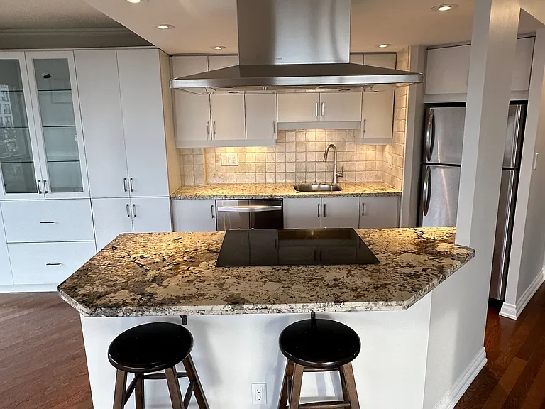 2261 Lake Shore Blvd W #519 — Photo 12