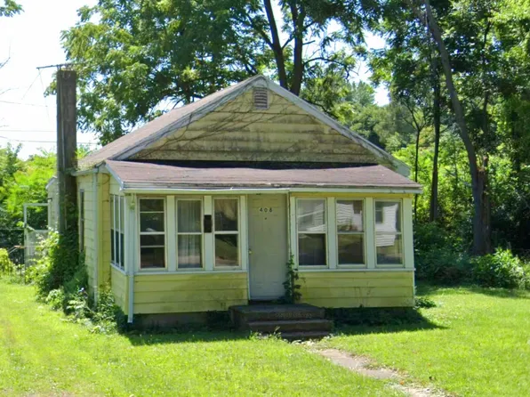 408 Fulton St, Buchanan, MI 49107