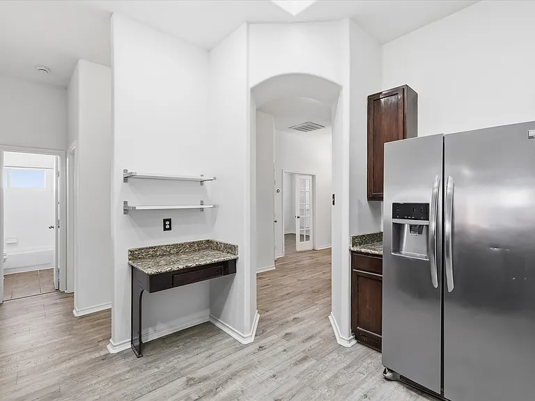 5625 Overland Dr — Photo 7
