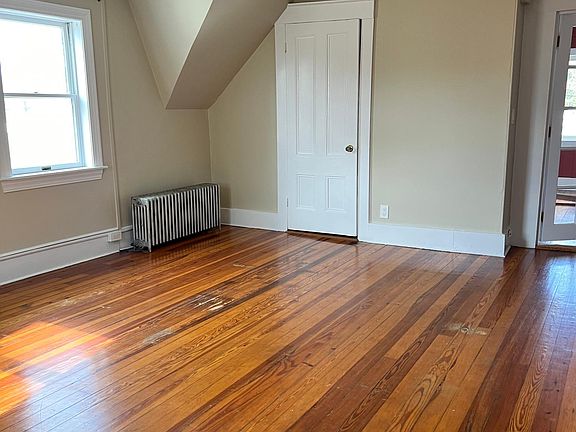 3rd image of 49 Essex St APT 3