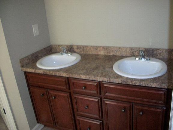 3rd image of 726 Williams Ave