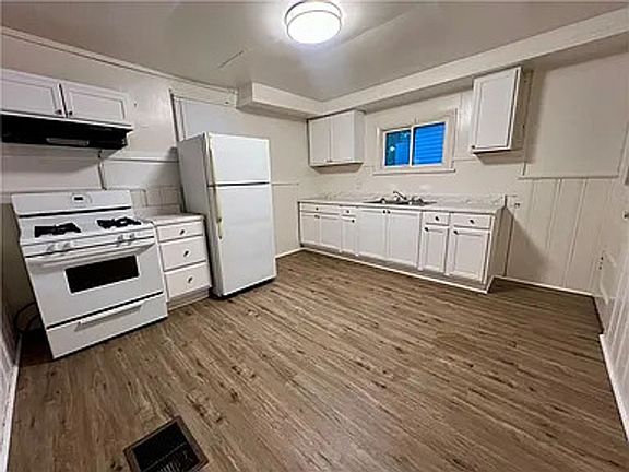 4th image of 121 Columbia Ave