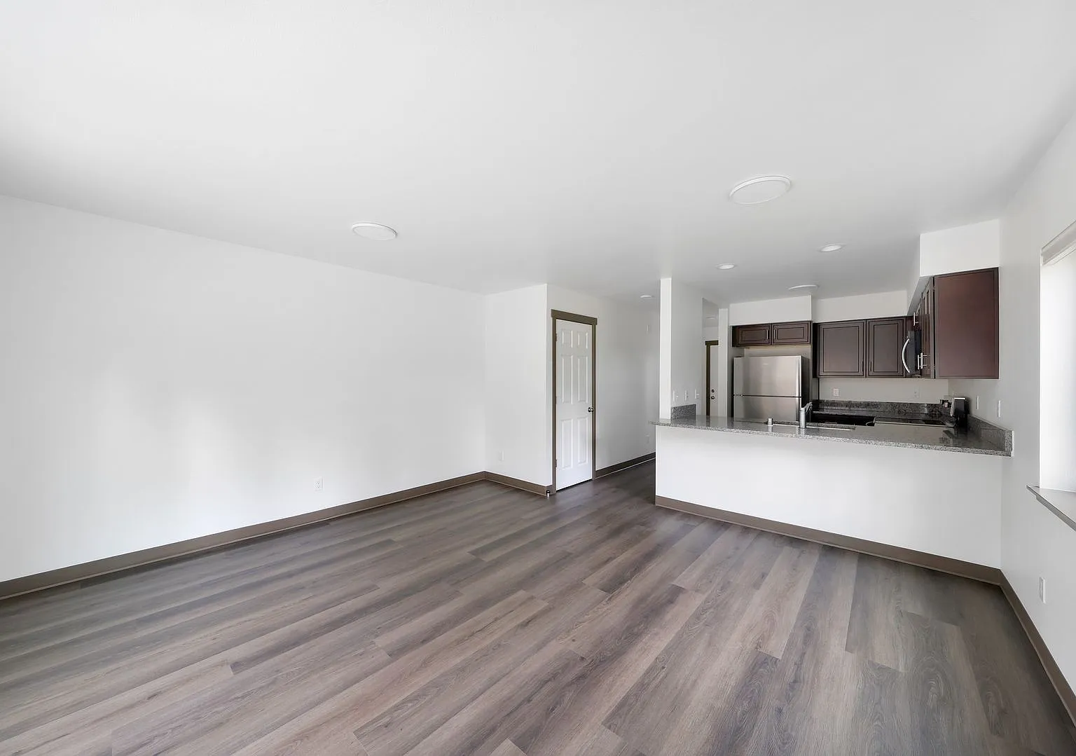 2 Bed 1.5 Bath - Pet Friendly - NAS Whidbey — Photo 4