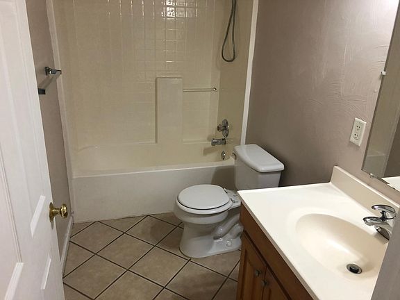 5th image of 3395 Village Ct NE