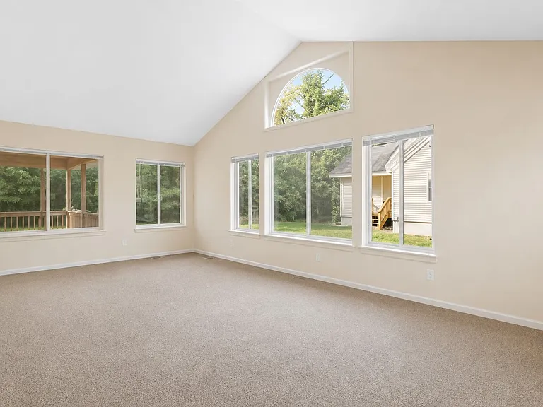 116 Mimosa Dr — Photo 5