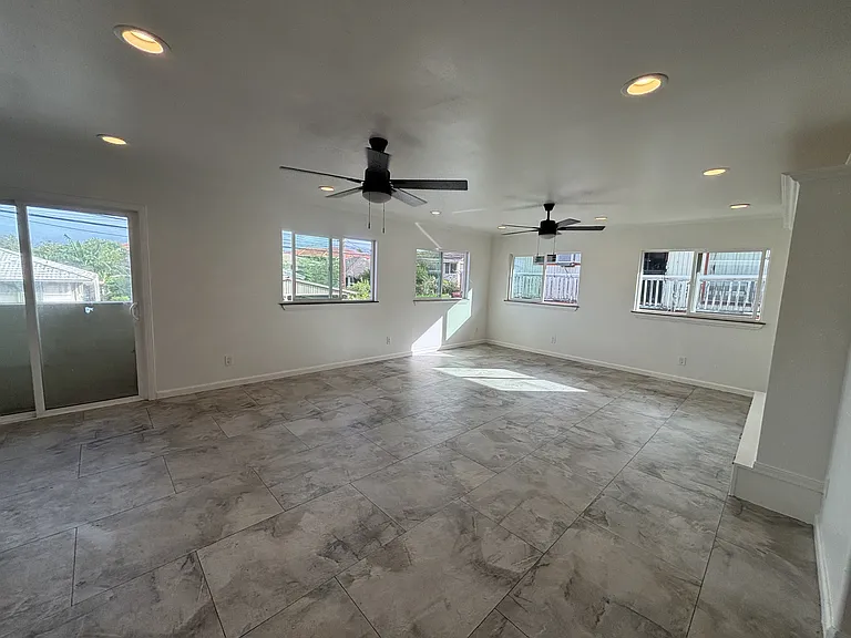 923 Winant St — Photo 2