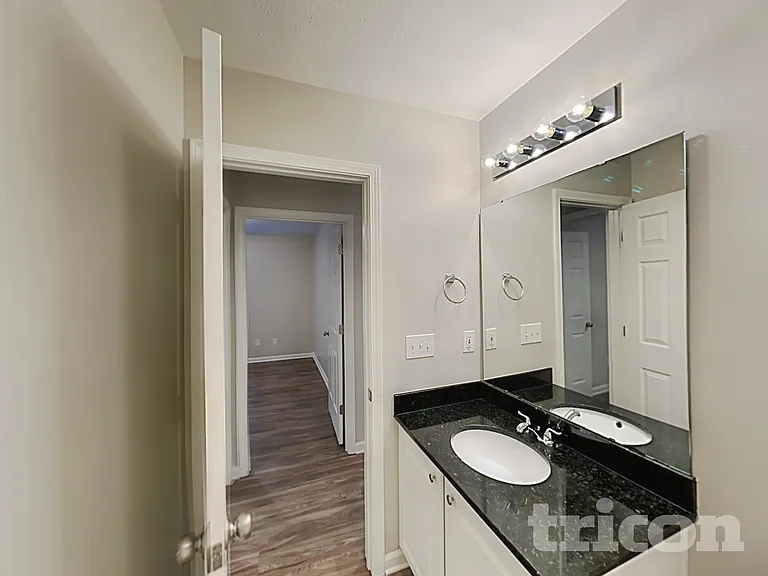 800 Maryfield Dr — Photo 17