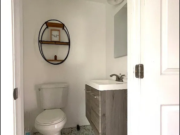 916 Park Villa Pl, Escondido, CA 92025