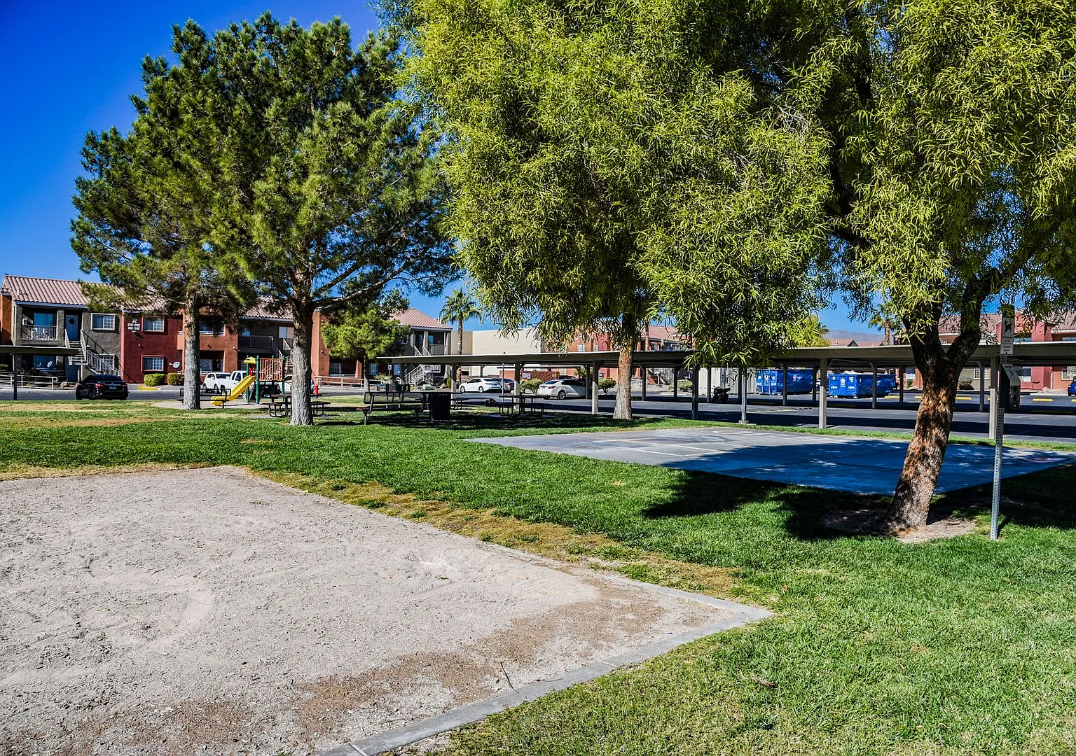 Wow! 3 Bed 2 Bath Gated Condo Near Nellis Afb.. Remodeled! — Photo 3