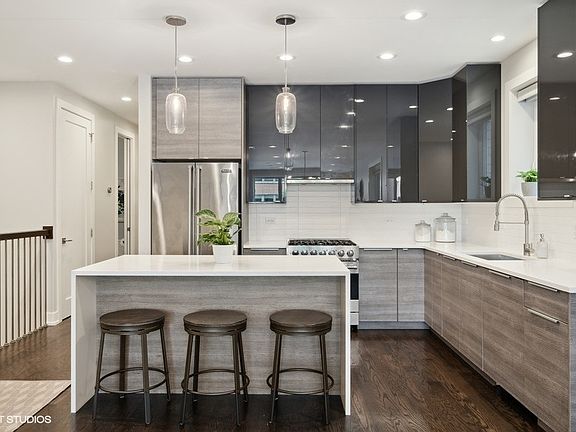 2nd image of 2740 N Ashland Ave #1