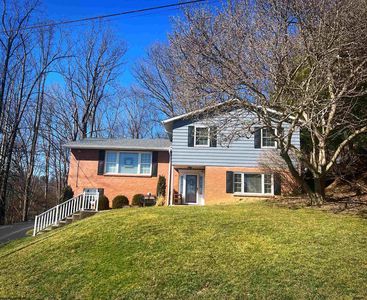 929 Pine Hill Dr, Fairmont, WV, 26554