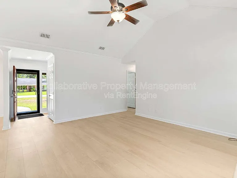 200 Hermitage Dr — Photo 16