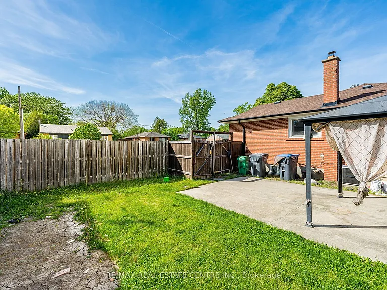 2 Milner Rd #BASEMENT — Photo 29