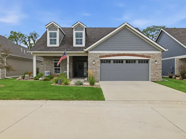 773 S 100th St, West Des Moines, IA 50266