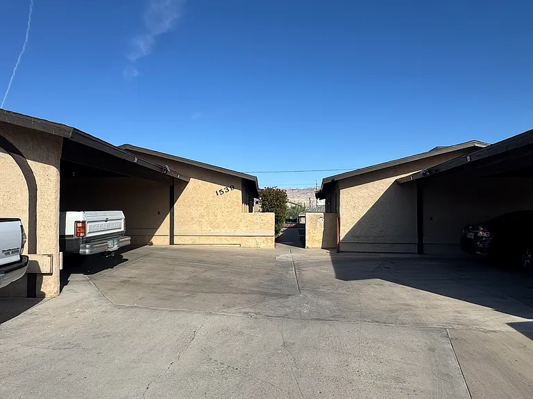 1539 Monte Vista Dr #C — Photo 2
