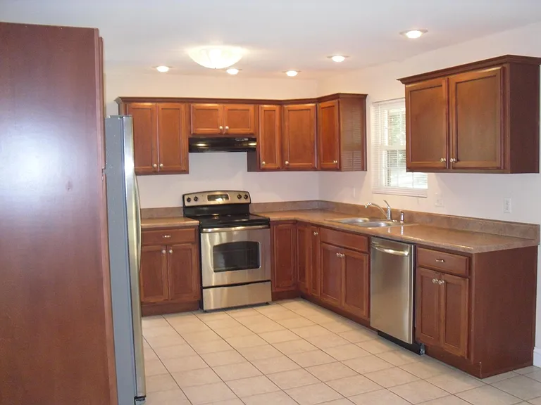 983 E Valley Dr — Photo 5