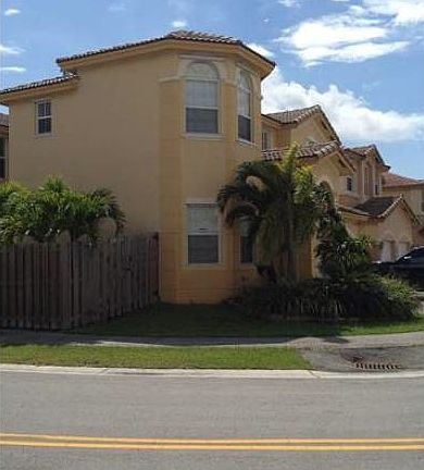 3rd image of 11330 NW 82nd Ter