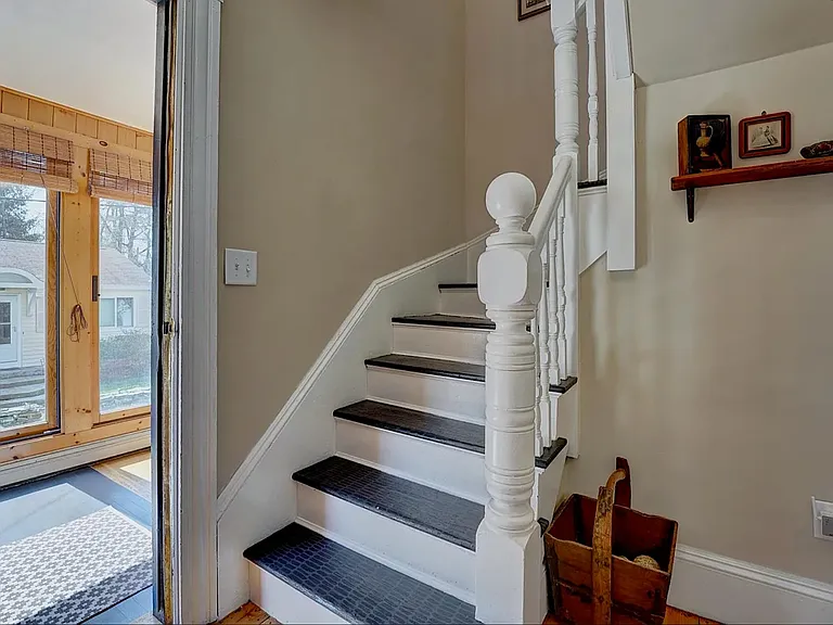 9 Newson Ave — Photo 8