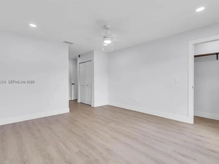 8535 Casa Del Lago #F — Photo 13