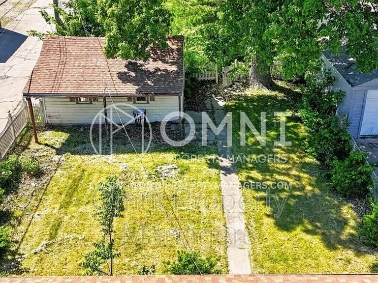 11529 Roxbury St — Photo 7