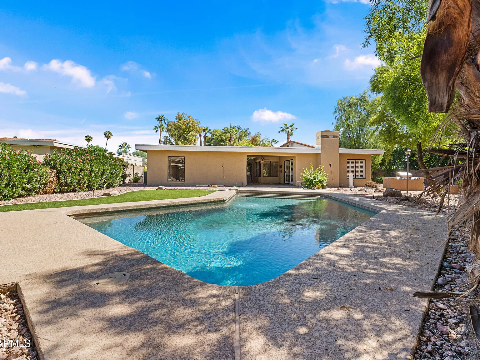 3 bed, 2.5 bath, 2481 sqft, $4,700 — Photo 3