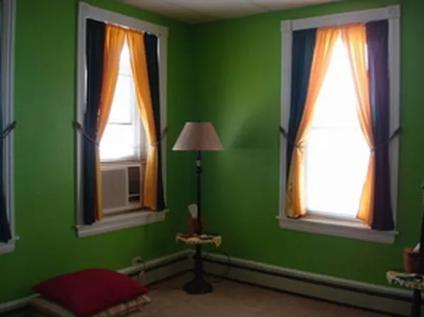 231 3rd St, East Greenville, PA 18041