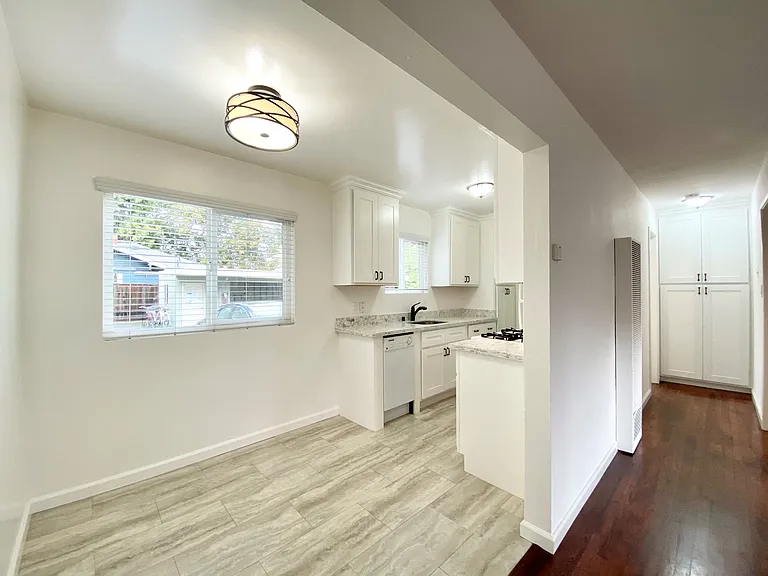 1211 Jefferson St — Photo 38