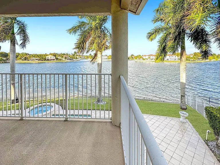 5028 SW 170th Ave — Photo 55