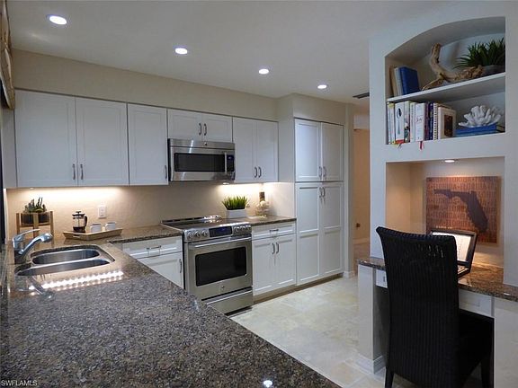 4th image of 250 Egret Ave