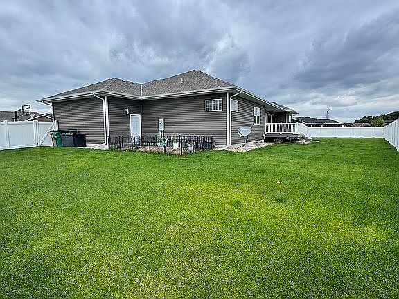 4th image of 3309 Pinehurst Pl