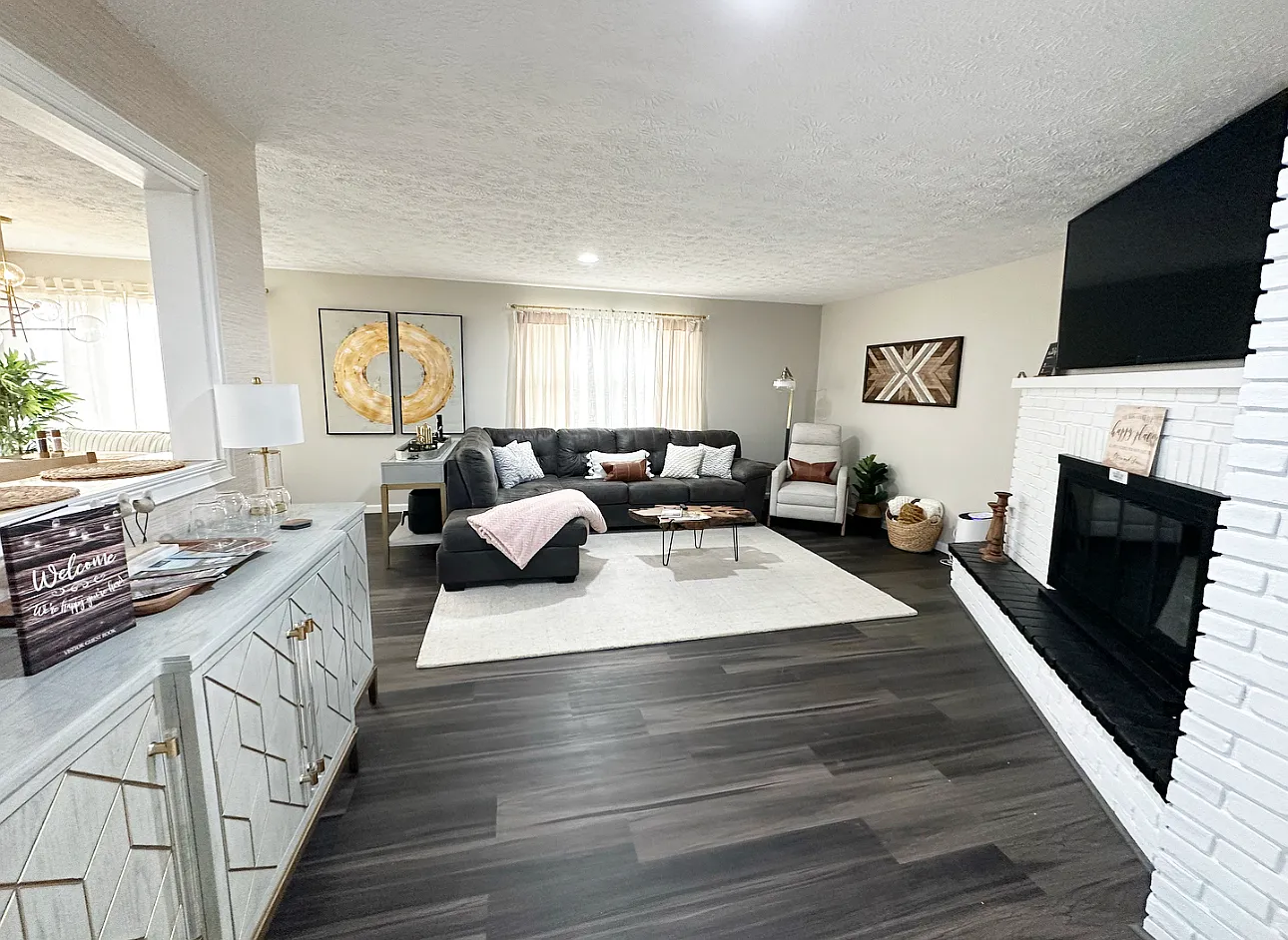 3 bed, 2.5 bath, 2400 sqft, $3,595 — Photo 4