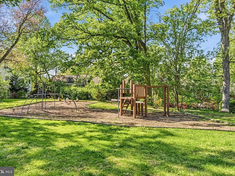 3727 Lyons Ln — Photo 23