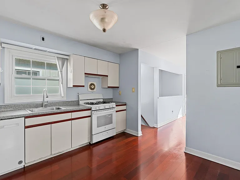 407 Manila Ave #2 — Photo 11