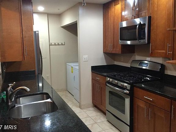 4th image of 10024 Vanderbilt Cir APT 2