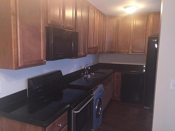 4th image of 110 N Lakeside Dr APT 5