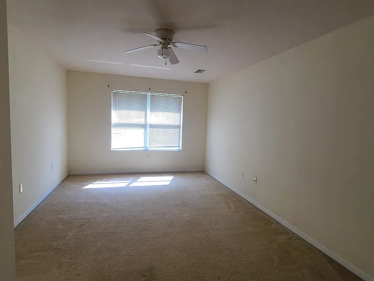 1018 Grand Hickory Cir — Photo 15
