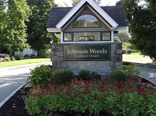 16 Taylor Dr #1008, Woburn, MA 01801