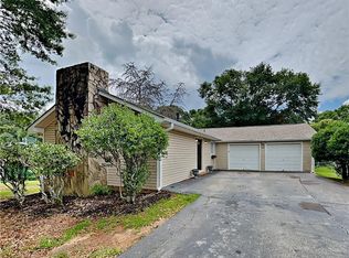 102 Gwenellen Dr, Locust Grove, GA 30248