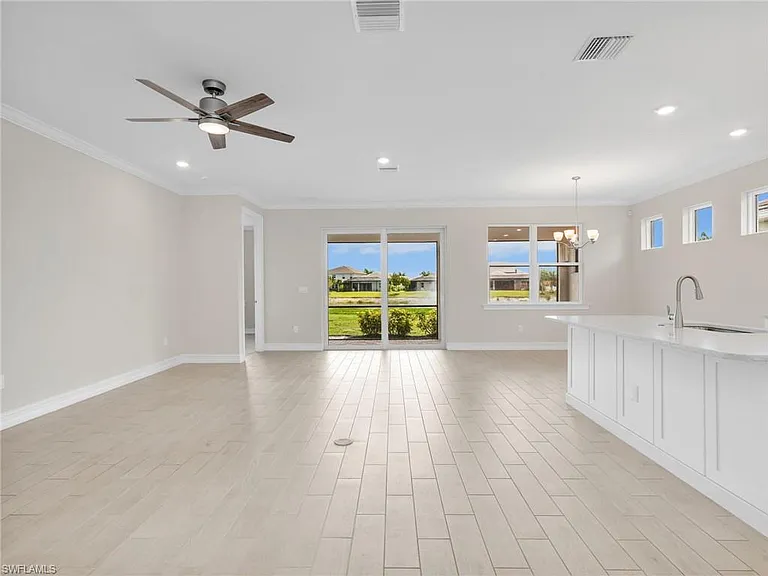 28029 Sanibel Sands St — Photo 9