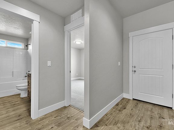 5th image of 320 N 12th St