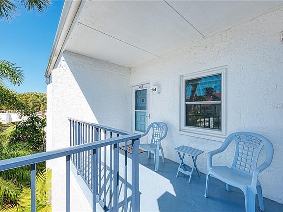 3rd image of 755 Village Cir APT 203