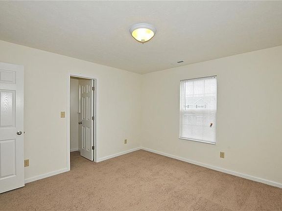5th image of 906 S Burntwood Way