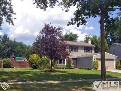 651 Barclay Dr, Troy, MI, 48085